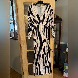 SHEIN Monochrome Abstract Long Sleeve Dress